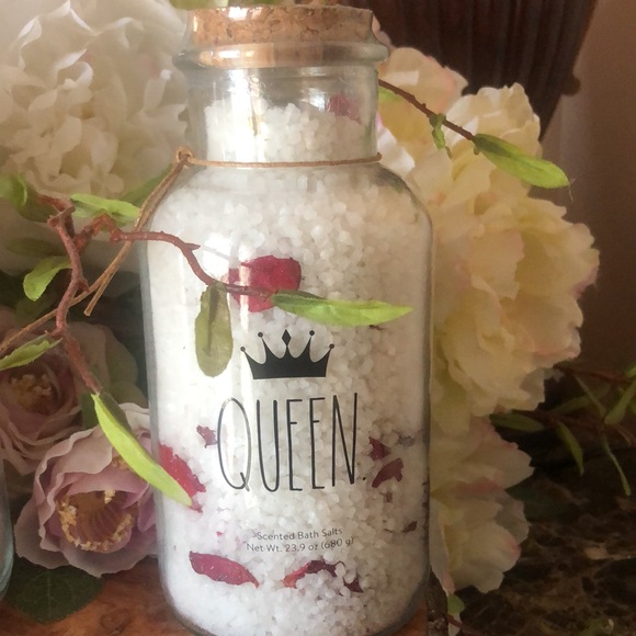 RAE DUNN DELUXE BATH SET FOR A QUEEN. 3 PCS. - Picture 6 of 8